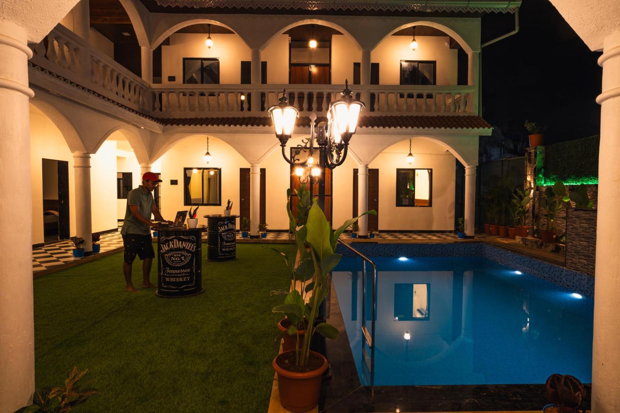 Hotel Sapphire Mansion Alībāg Esterno foto